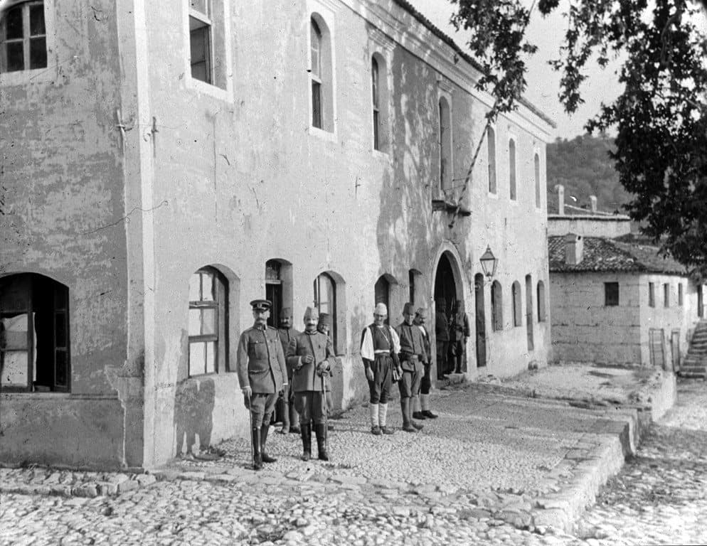 General de Veer with the gendarmerie at Vlore