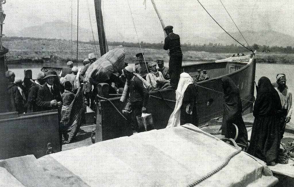 Muslim refugees boarding a boat at Durrës