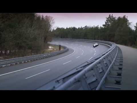 Bugatti Veyron — First Production 400 km/h Car