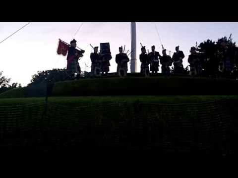 "Ellan Vannin" performed by Ellan Vannin Pipes and Drums (105 5862)