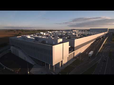 Mercedes-Benz Factory 56 | Factory and Building