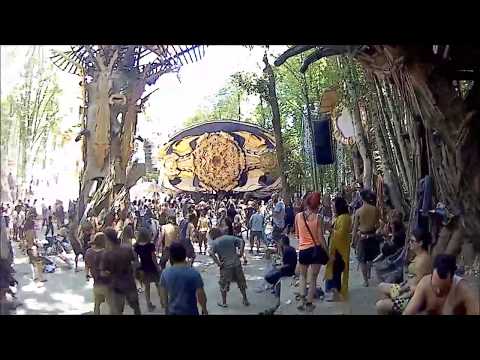 Daytime at The Hive filmed by an attendee