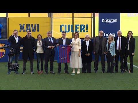 Xavi, emocionado en su presentación como entrenador del FC Barcelona