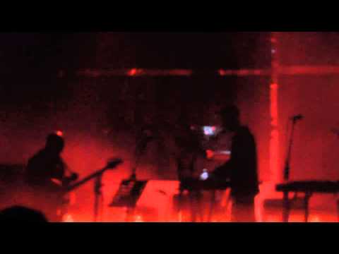 Massive Attack - United Snakes (Cactus Festival Brugge 14/07/2014)
