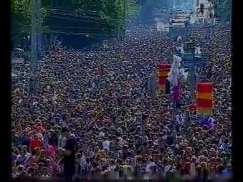 Madwave's set at the 2001 parade, part one