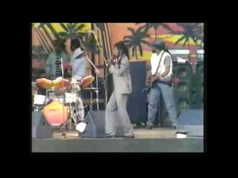 Gregory isaacs -Live Sunsplash 1985
