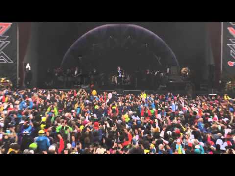 Robbie Williams "Let Me Entertain You" live in Ischgl