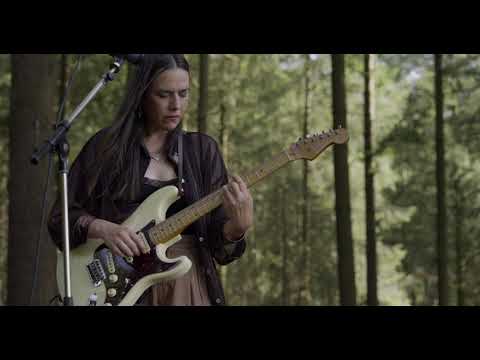 Echo Beatty & Anton Coene - Vision Glitch (Road Movie)