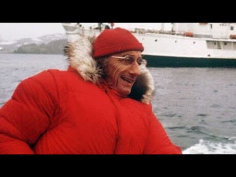 L’Odyssée : pourquoi le commandant Cousteau portait-il toujours un bonnet rouge ?
