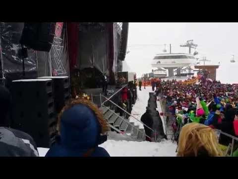 Robbie Williams live in Ischgl - Rock DJ - Can i kick it