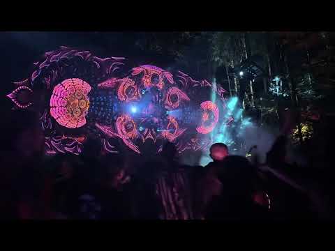 Dj Paula playing a dark set at The Hive