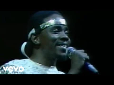 Earth, Wind & Fire - Fantasy (Official Live Performance)