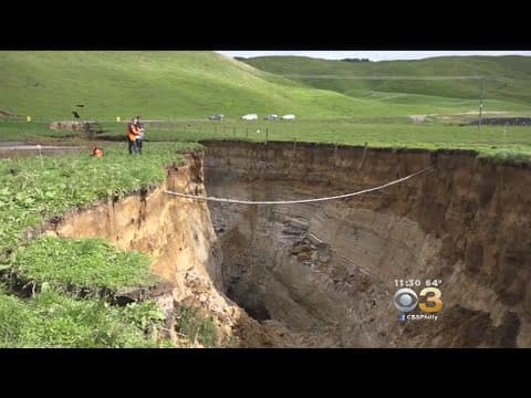 The Rotorua and Earthquake Flat sinkholes