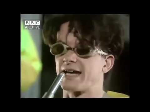 Devo — (I Can't Get No) Satisfaction