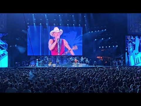 Kenny Chesney - Til It's Gone (live at MetLife Stadium)