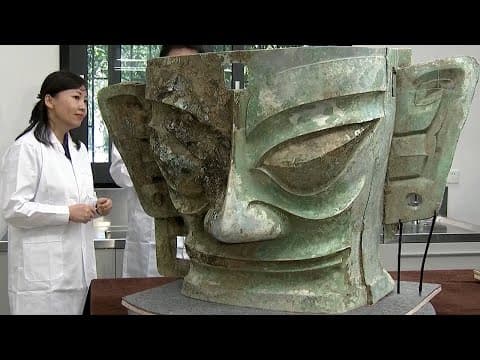 The largest bronze mask from Sanxingdui