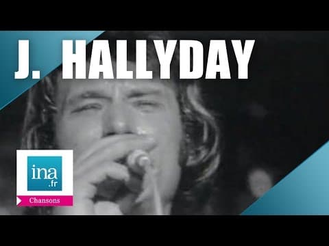 Johnny Hallyday sings Oh! Ma jolie Sarah before a live audience
