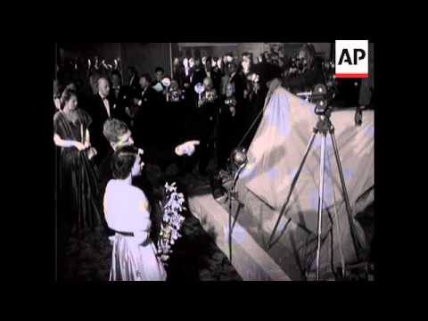 QUEEN SEES EVEREST FILM