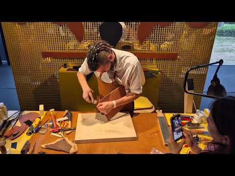 Hermes in the Making Seoul 안장제작