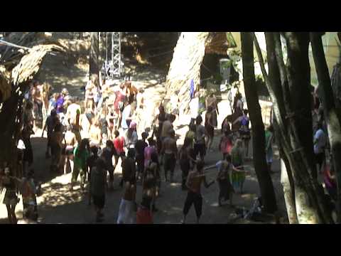 Dancefloor during a NA TI set