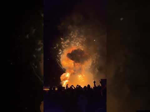 The fireworks and the Man burn — 2022