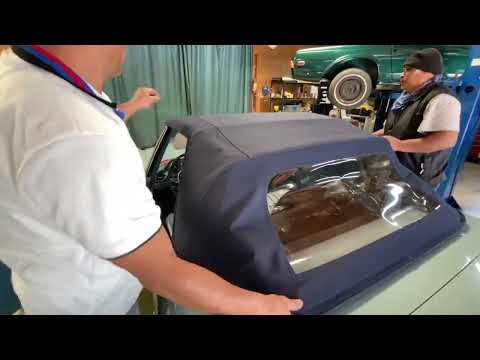 Soft top operation on W113 Mercedes￼