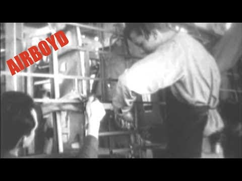 Inside the Douglas Aircraft factory, Santa Monica (1941)
