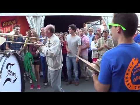 man laat zich gaan op Gentse feesten 2013.Charanga Alioli