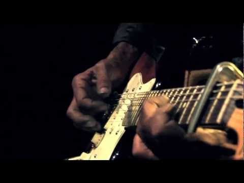 TERAKAFT Imad Halan session live www.worldvillagemusic.com