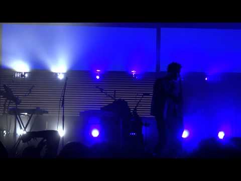 Massive Attack - Risingson (Live @ Cactus Festival, In Bruges 2014)
