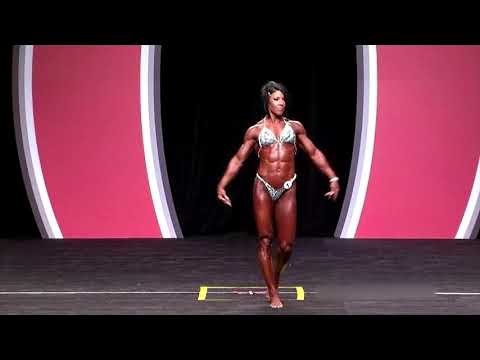 Dana Linn Bailey 🇺🇸 1st @ 2013 Ms. Olympia (WPD)