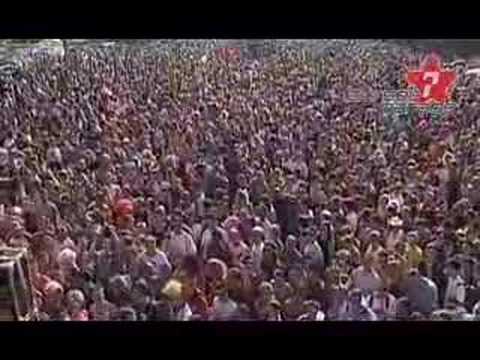 One minute at the 2005 parade