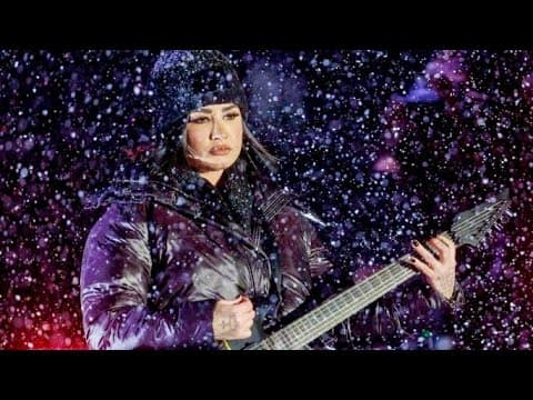 Demi Lovato Hitting Bb5 Belts In The FREEZING Cold! (Ischgl 2023)