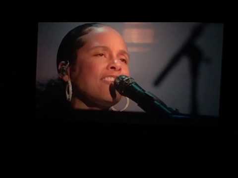 Alicia Keys performs at the Hall of Fame induction