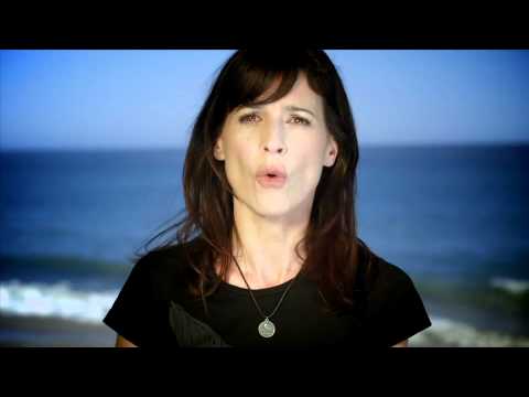 Entourage's Perrey Reeves Speaks Out for Captain Watson