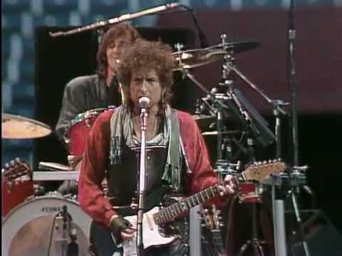 Bob Dylan - Rainy Day Women #12 & 35, live at Farm Aid 1986