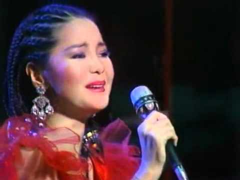 Teresa Teng sings Tsugunai at NHK Hall