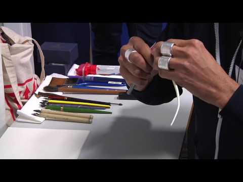 Cutting a quill with a working scribe
