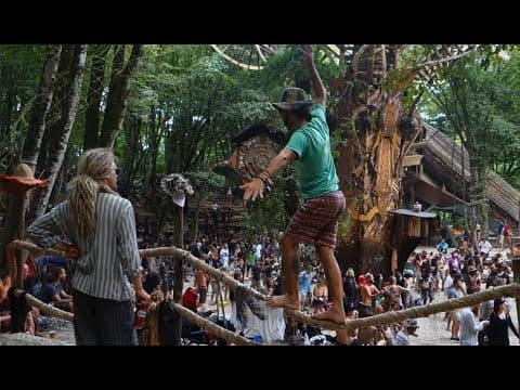 Slackline workshop and performance on site