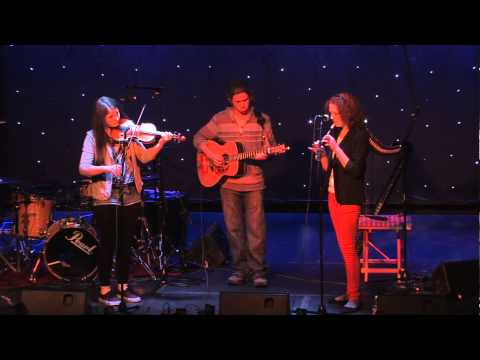 Isla, Doona & Paul - Arrane y Chlean set [Cooish]