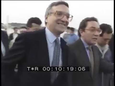 Ships full of Albanians landed on the Italian coast in March 1991