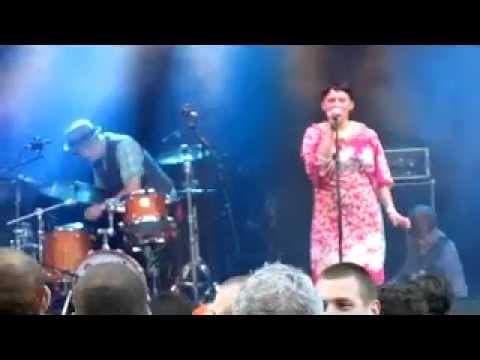 Emiliana Torrini - 'Gun' @ Cactusfestival Brugge 2012