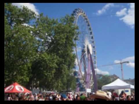 A French-language look at the parade