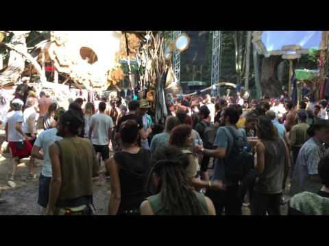 Dancefloor clip filmed by an attendee
