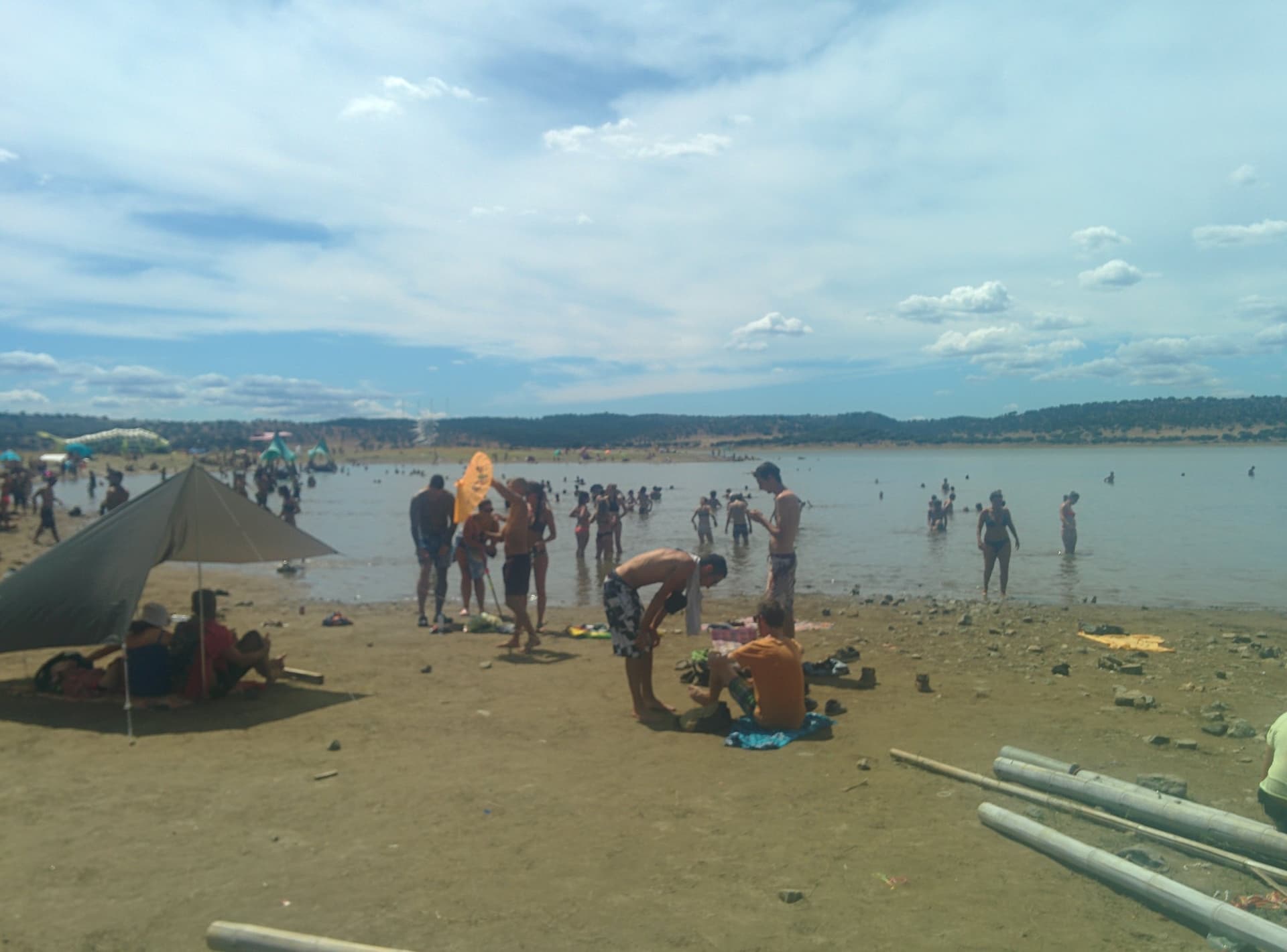 Camping along the water's edge, Boom 2014