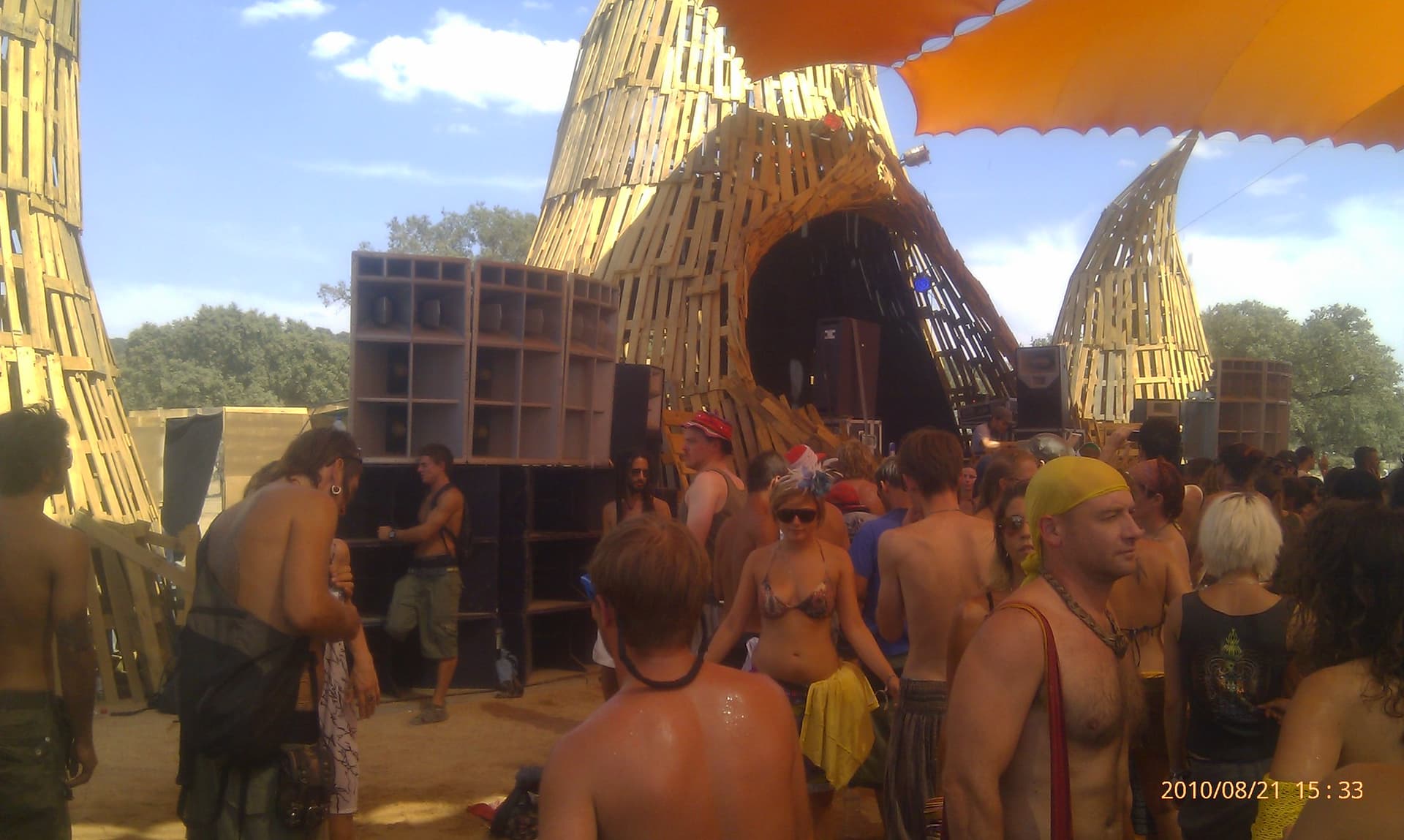 Crowd at the woven tower entrance, Boom 2010