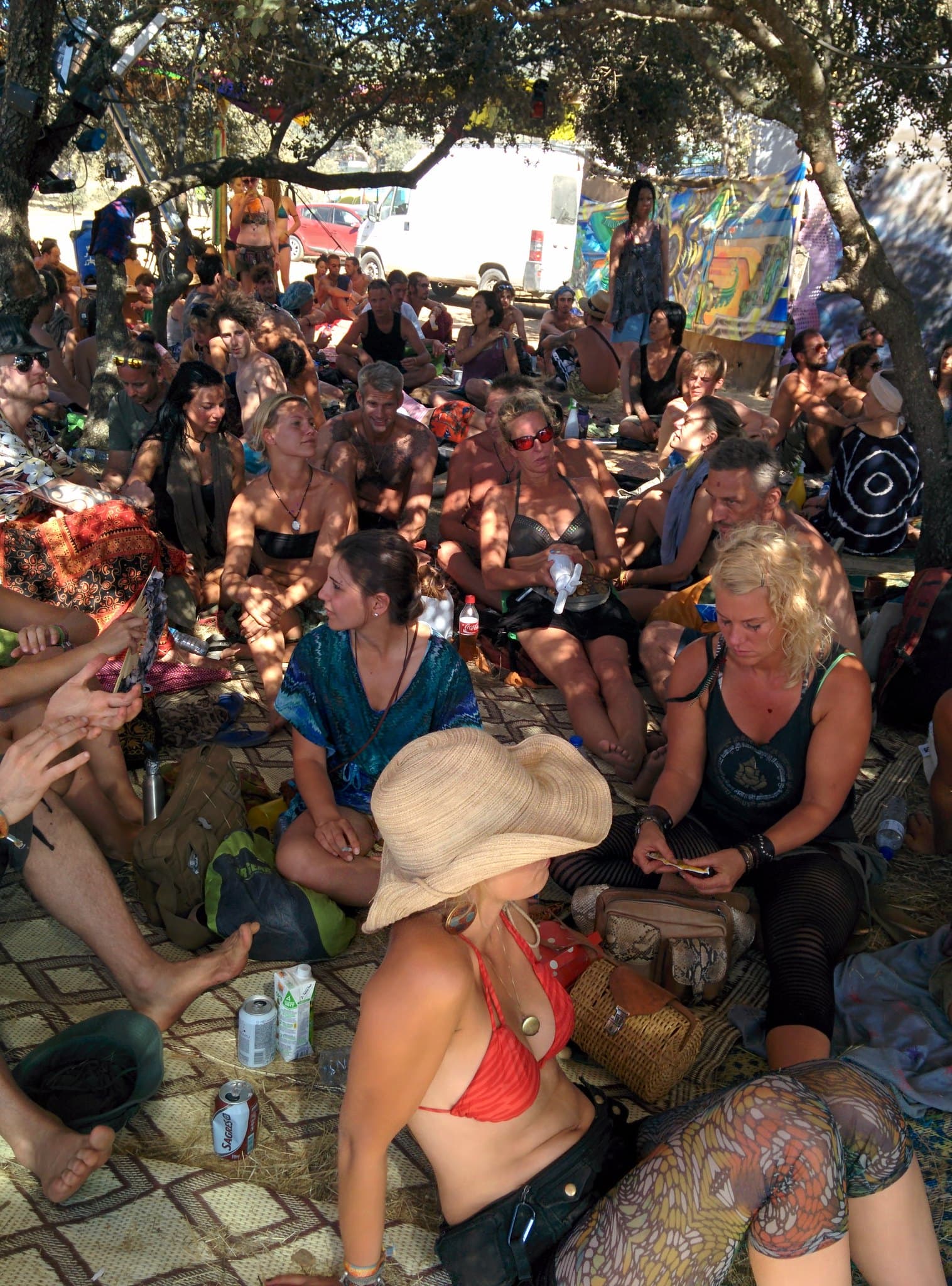 Resting in the shade of the oak trees, Boom 2014