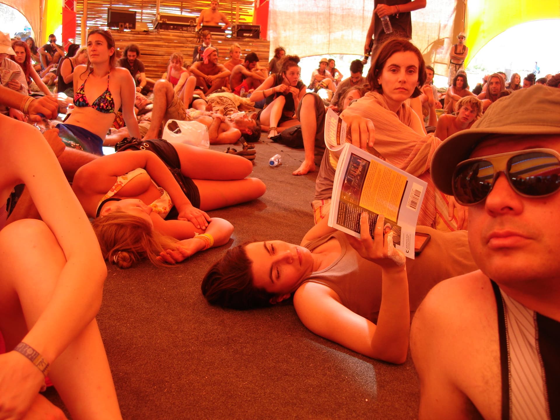 Reading about Damanhur, Boom 2012