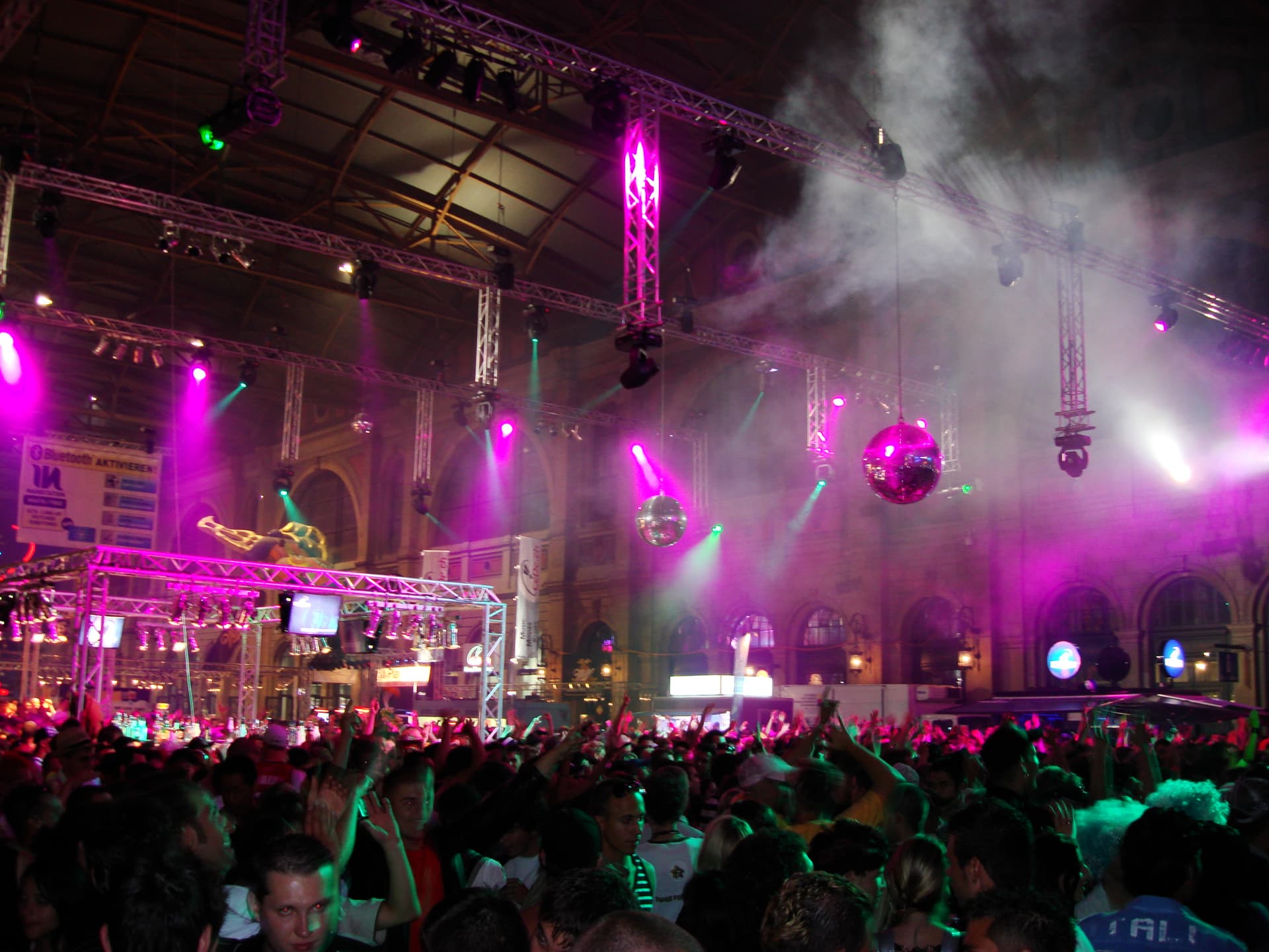 Mainstation - Street Parade 2007