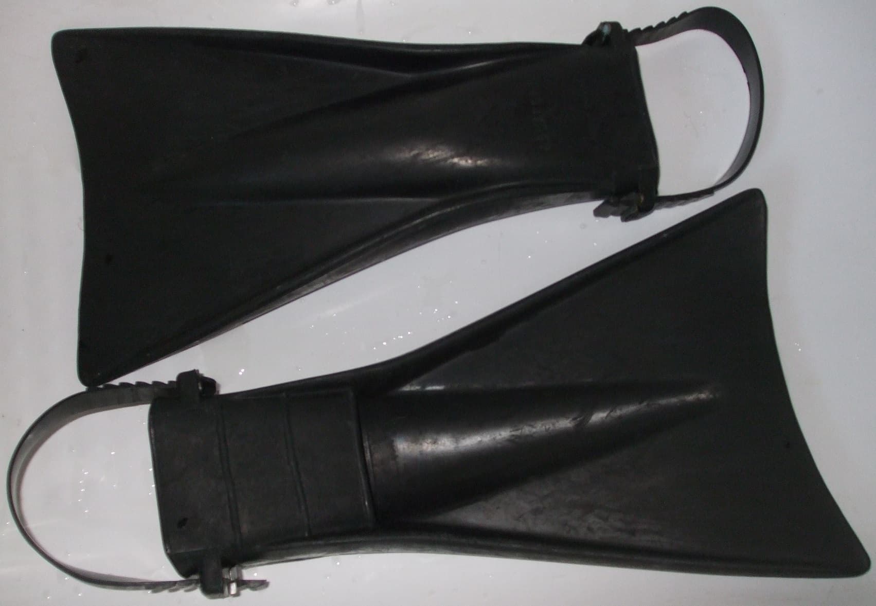 Dunlop Aquafort swim fins, 1956 to 1962